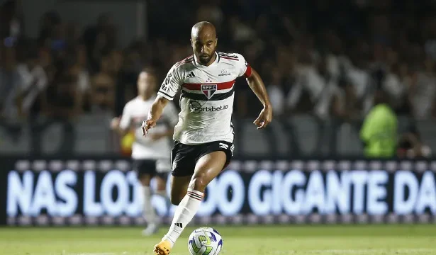 lucas-e-banco-contra-bahia,-e-sao-paulo-traca-‘plano’-para-idolo-ir-a-campo