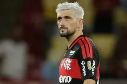 arrascaeta-recebe-alta-apos-cirurgia-e-inicia-nova-etapa-de-recuperacao-antes-da-copa