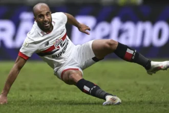 lucas-moura-rompe-o-tendao-de-aquiles-e-pode-desfalcar-o-sao-paulo-ate-2027