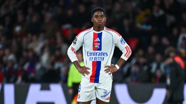 endrick-marca-de-novo,-e-lyon-vence-rennes-pelo-campeonato-frances