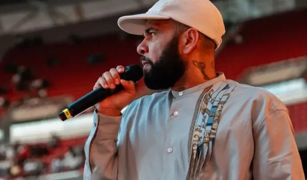 dani-alves-discursa-em-evento-religioso-em-madri:-“cristo-me-fez-livre”