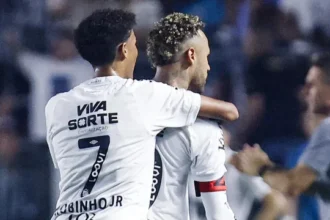 neymar-pede-desculpas-para-robinho-jr.-e-ameniza-a-briga:-‘futebol-e-assim’