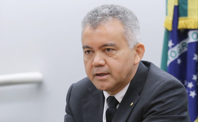comissao-aprova-exame-de-habilitacao-obrigatorio-para-futuros-medicos-veterinarios
