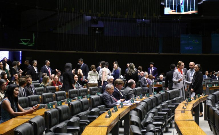 sessao-solene-marca-os-200-anos-da-camara-dos-deputados;-acompanhe