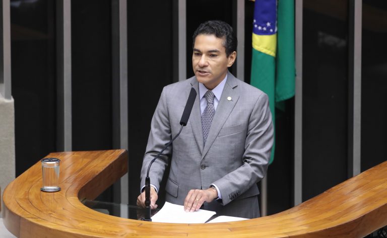 camara-aprova-regras-de-protecao-para-trabalhadores-do-setor-de-refeicoes-coletivas
