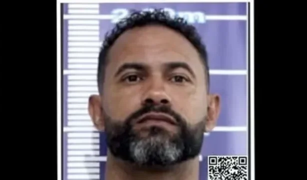 goleiro-bruno,-foragido-da-justica,-e-preso-pela-polica-militar-do-rio-de-janeiro