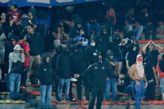 conmebol-cancela-medellin-x-flamengo-apos-tumulto-e-tentativas-de-invasoes