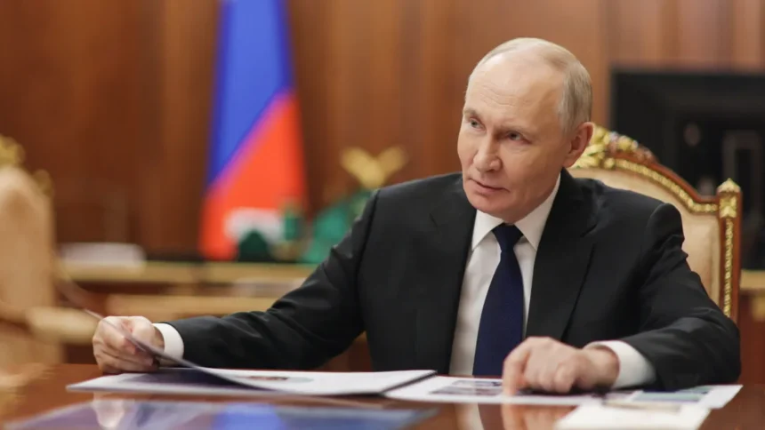 putin-afirma-que-o-conflito-na-ucrania-esta-“chegando-ao-fim”