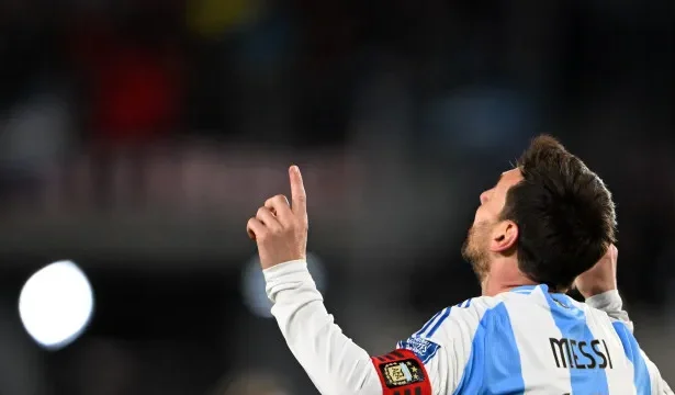 argentina-divulga-pre-lista-da-copa-com-messi,-flaco,-giay-e-prestianni