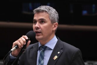 comissao-aprova-projeto-que-dispensa-pessoa-com-marca-passo-de-passar-por-detector-de-metal