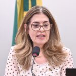 comissao-aprova-aviso-ao-conselho-tutelar-se-crianca-presenciar-prisao-de-pais-por-trafico