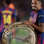 raphinha-reage-a-provocacao-de-torcedor-do-real-em-festa-do-barca;-veja