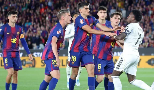 vini-jr-rebate-provocacoes-e-sobra-ate-para-raphinha-em-barca-x-real