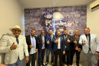 pre-candidato-ao-senado-federal,-mauro-carlesse,-recebe-apoio-de-oito-vereadores-de-araguaina