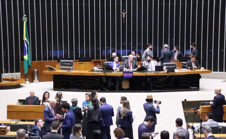 camara-inicia-sessao-para-analisar-propostas;-acompanhe