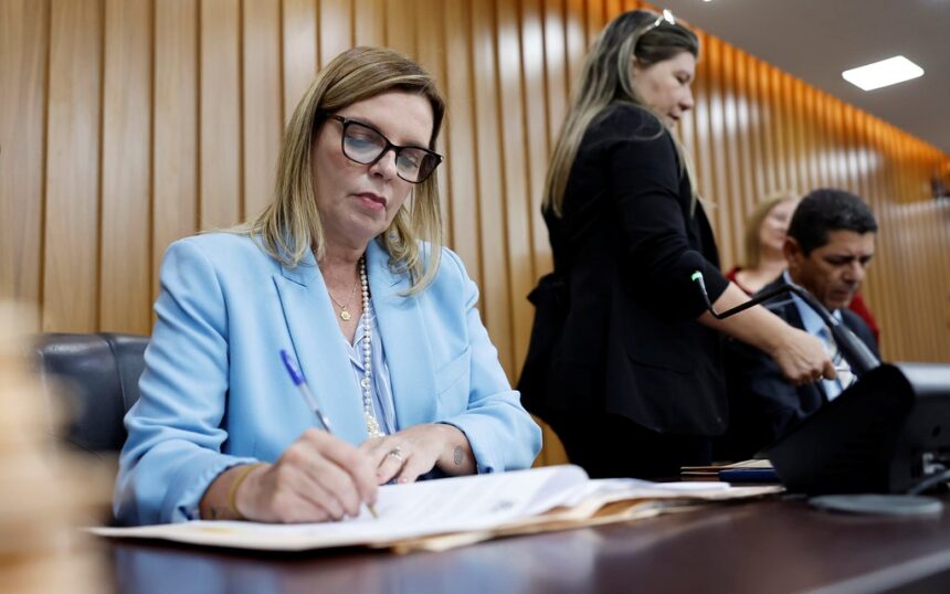 lei-de-claudia-lelis-que-garante-assentos-para-mulheres-no-transporte-intermunicipal-e-sancionada
