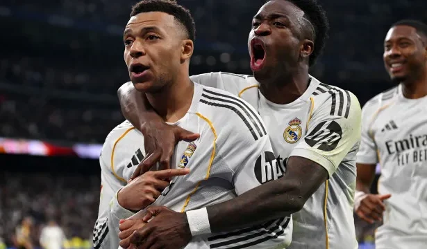 “mbappe-e-vinicius-nao-podem-estar-juntos.-florentino-tem-de-decidir”