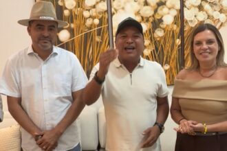 governador-anuncia-obras-na-to-134-e-projeto-da-to-405;-claudia-lelis-e-prefeito-auri-comemoram