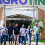 mauro-carlesse-visita-a-agrotins-2026-e-lembra-recorde-historico-de-r$-2,5-bilhoes-em-negocios-durante-sua-gestao