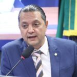 comissao-aprova-cordao-de-fita-roxa-como-simbolo-para-identificar-pessoas-com-alzheimer