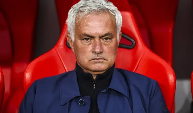 mourinho-acerta-retorno-ao-real-madrid-e-deixa-benfica-apos-8-meses