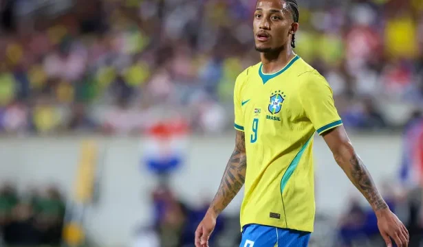 joao-pedro-lamenta-corte-da-selecao-apos-volta-de-neymar-a-copa