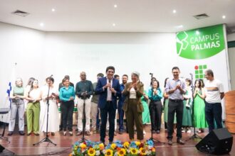 professor-junior-geo-prestigia-a-posse-da-diretora-geral-do-campus-palmas-do-ifto,-noemi-zukowski