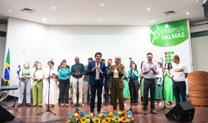 professor-junior-geo-prestigia-a-posse-da-diretora-geral-do-campus-palmas-do-ifto,-noemi-zukowski