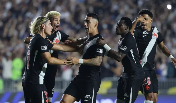 vasco-pega-o-olimpia-no-paraguai-e-pode-antecipar-vaga-na-copa-sul-americana