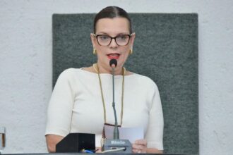 projeto-de-claudia-lelis-cria-politica-estadual-de-incentivo-as-mulheres-artesas