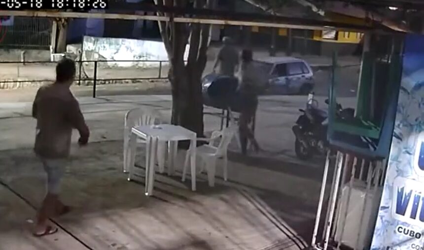 cameras-registram-momento-em-que-policial-aposentado-e-morto-ao-tentar-defender-o-filho-em-peixe