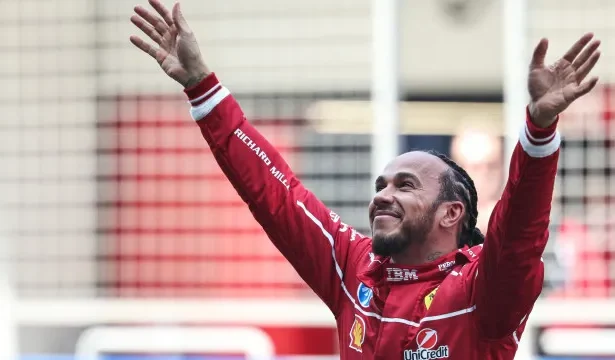 ‘estao-tentando-me-aposentar-mas-eu-nem-penso-nisso’,-diz-lewis-hamilton