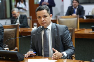 jorge-frederico-apresenta-projeto-para-reduzir-altura-minima-exigida-em-concursos-militares