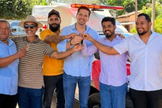 olyntho-reforca-a-saude-de-araguana-com-a-entrega-de-nova-ambulancia