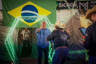 laurez-moreira-participa-da-xxv-expoagro-de-divinopolis-e-valoriza-tradicoes-do-interior-tocantinense