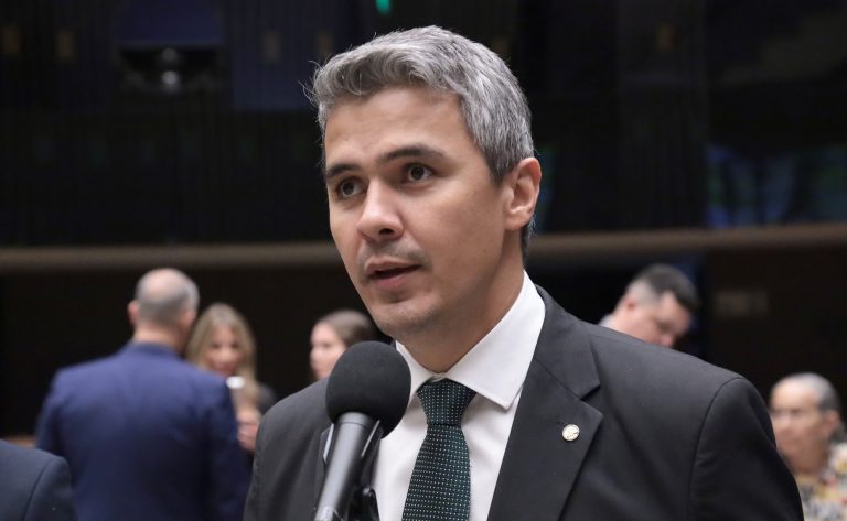 comissao-aprova-tempo-50%-maior-em-provas-para-alunos-com-tdah-e-dislexia