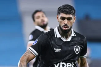 palmeiras-anuncia-contratacao-do-zagueiro-alexander-barboza,-ex-botafogo