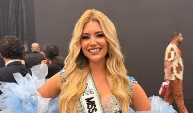 miss-brasil-leva-tombo-no-palco-durante-competicao-internacional;-assista