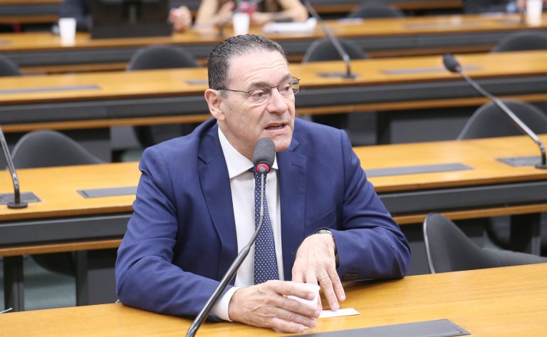comissao-aprova-proposta-que-da-a-assinatura-digital-o-valor-de-reconhecimento-de-firma