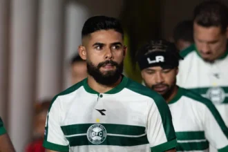 coritiba-e-bahia-fazem-duelo-direto-por-vaga-no-g-6-do-brasileirao