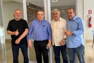 mauro-carlesse-recebe-ceo-da-pado,-uma-das-maiores-empresas-de-seguranca-do-brasil,-e-discute-investimentos-para-o-tocantins