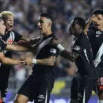 sob-pressao-em-sao-januario,-vasco-precisa-vencer-o-barracas-para-avancar-na-sul-americana