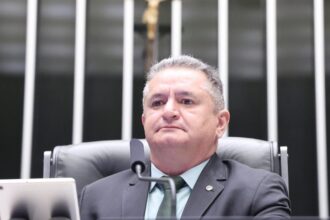 projeto-institui-pausa-obrigatoria-para-trabalhadores-que-exercem-atividades-em-pe