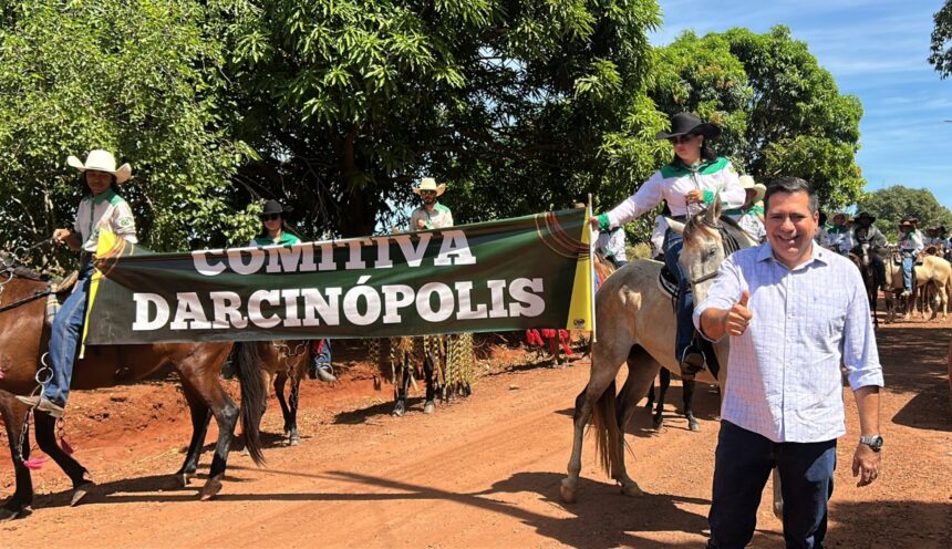 em-darcinopolis,-marcus-marcelo-participa-de-cavalgada-e-anuncia-nova-emenda
