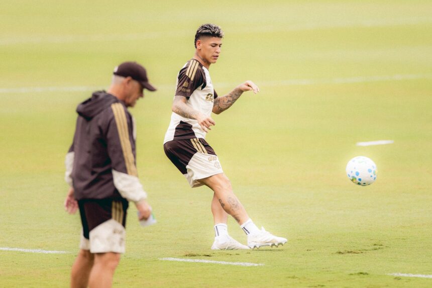 stjd-absolve-jardim-e-suspende-carrascal-por-tres-jogos-apos-expulsao-em-flamengo-x-palmeiras