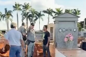 prefeitura-de-rio-verde-e-policia-militar-viram-alvo-de-criticas-apos-prisao-de-influenciador-em-cemiterio-publico;-confira-o-video
