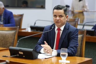 aprovado-pl-de-jorge-frederico-incorporado-a-mp-que-isenta-de-ipva-veiculos-com-20-anos