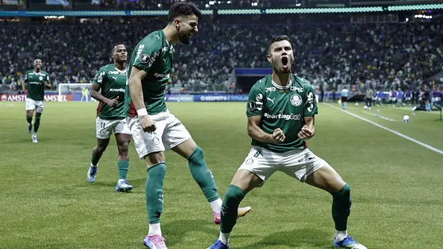 palmeiras-goleia-junior-com-flaco-garcom-e-vai-as-oitavas-da-libertadores
