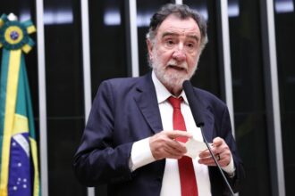 comissao-aprova-criterios-para-colacao-de-grau-antecipada-em-universidades