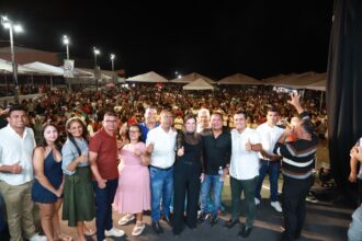 *“praia-norte-vive-um-novo-tempo”,-afirma-claudia-lelis-durante-celebracao-dos-37-anos-do-municipio*
